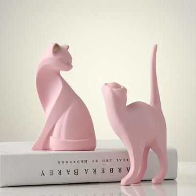 China Modern Resin Decorative Object Cute Miniature Cat on Rope for Bookshelves Mantels for sale