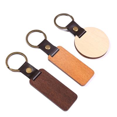 China Festive Christmas Decorations Outdoor Wooden Keychain Bamboo Chain Hangings Beechwood for sale