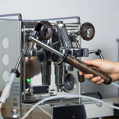 China Gestookte Espresso machine reinigingsborstel met anti-brandende handvat druk stoomborstel Te koop