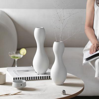 China Modern Minimalist Black White Ceramic Vase Pigmented Glaze Decorative Table Top Flower for sale