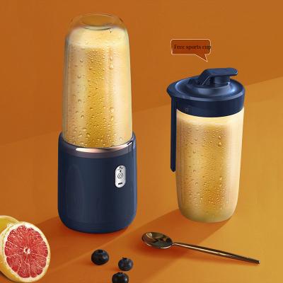 China Aantal stuks 1 Groenten- en fruitgereedschappen Huishoudelijke elektrische sapmachine blender met bamboebeker Te koop