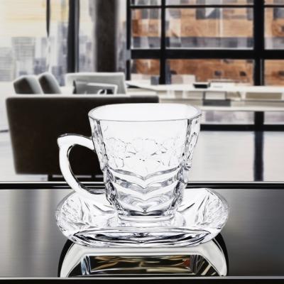 China Klassisches Design Kaffee-Tee-Sets Transparente Glas-Tasse-Teller-Set mit Mustergriffe zu verkaufen