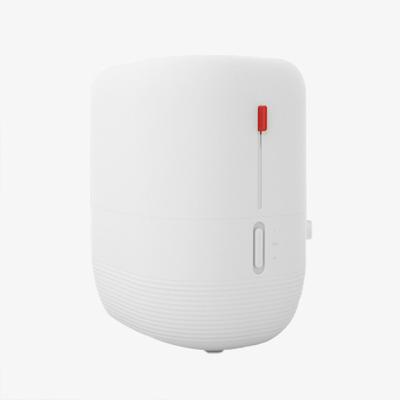 中国 Portable Desktop Water Tank Anti Bacterial 200ml Evaporative Home Office Humidifier Disinfection Air Purifier Mini 販売のため