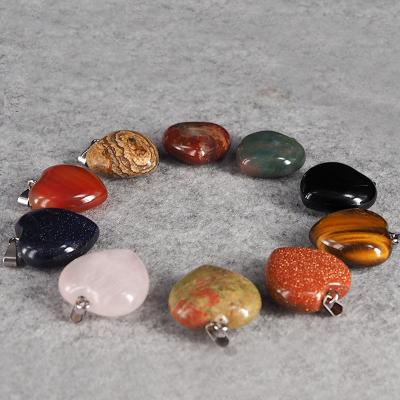 China Beautiful High Quality Natural Crystal Agate Jade European And Peach Heart Love Heart Necklace Stone Pendant Accessories for sale