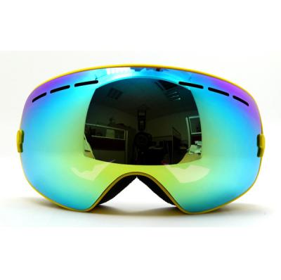 China Custom No Fog Reflective Ski Goggles With Camera / Soft TPU Frame for sale