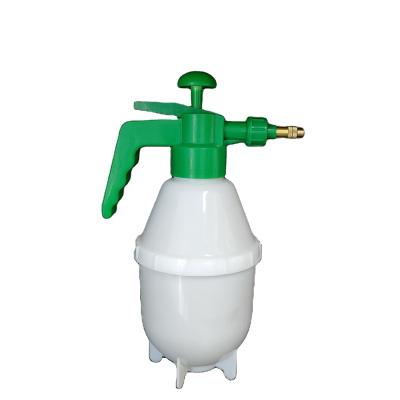 China 2.0 Liter Manual Hand Held Sprayer Wholesale Customized Good Quality Plastic for sale