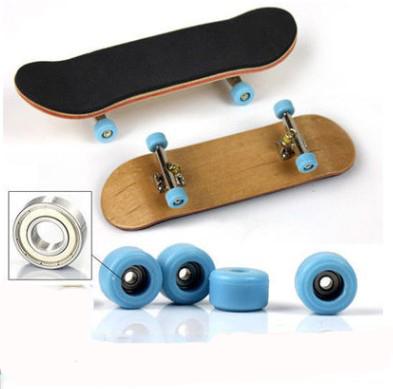 China Wooden Finger Finger Skateboard Youth Wooden Deck Skateboard Toys for sale