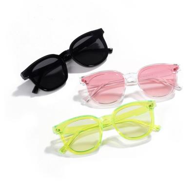 China Hot Selling Fashion Sunglasses Fashionable Little Frame Girls Vintage Promotional Sunglasses for sale