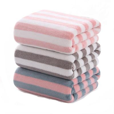 China Hypoallergenic 70*140cm Super Absorbent Microfiber Weft Knitting Towel Bath Towel for sale