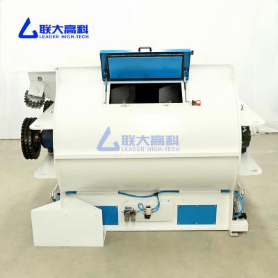 China Small Animal Feed Farm Feed Chicken Mixer Screw Mill Mixing Machine Agricultural Animal Poultry Feed for sale