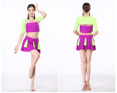 China De kostuums van de de buikdanspraktijk van de contrastkleur spandex met in te ademen en gezonde leeswijzers Te koop