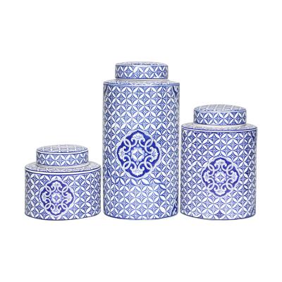 China Jingdezhen Classic Blue And White Stocked Porcelain Pot , Luxurious Ceramic Hotels And Villas Ornaments for sale