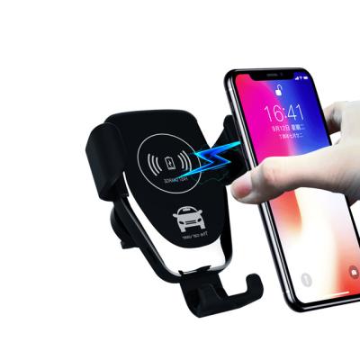 China UUTEK Q12 Top1 2021 New Products Mobile Phone Holder Car 10w Fast Wireless Charging Wireless Charger With Stand For iPhone for sale