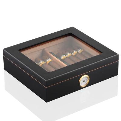 China Interesting Cigar Travel Set Pipe Display Hygrometer and Humidifier Cigar Humidor for sale