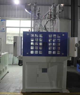 China 30 mm Schraubendurchmesser Mehrfarbige vertikale Kunststoffspritzgießmaschine JTT-550 2V-3R zu verkaufen