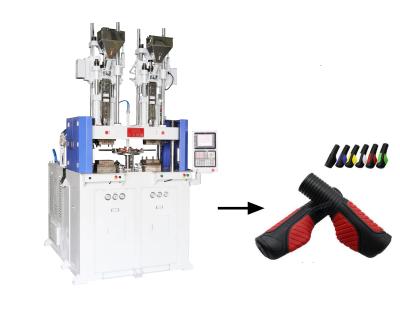 China 400 mm offene Schlagzentrum Turm Zwei Farben Kunststoff Spritzgießmaschine 240T JTT2V3R-2400 zu verkaufen