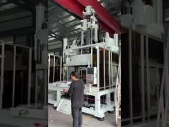 500T vertical injection molding machine