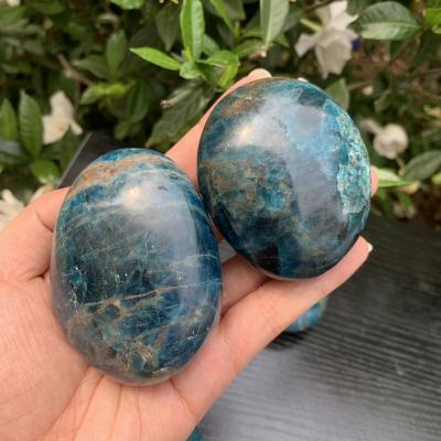 China Europe Natural Crystal Blue Apatite Palm Chakra Feng Shui Quartz Healing Stone Gifts for sale