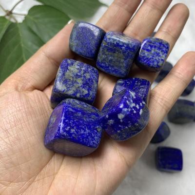 China Europe wholesale natural lapis lazuli cube crystal blue tumbles fengshui healing folk wedding souvenirs for guests for sale