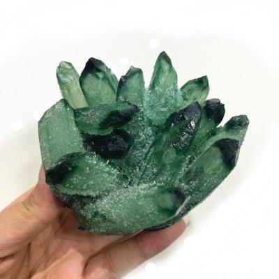 China Wholesale Crystal Green Europe Group Specimen Chakra Feng Shui Quartz Healing Stone Decoration Stone Gifts for sale