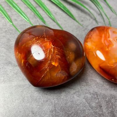 China Wholesale Price Europe Natural Red Heart Shape Agate Carnelian Healing Crystal Wedding Gifts for sale