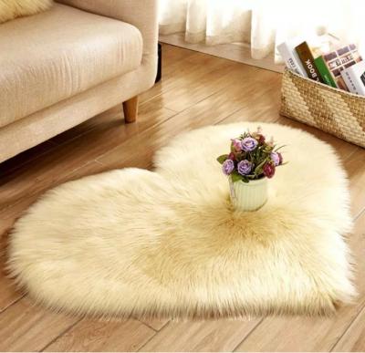 China Stain Resistant 2021 Factory Supply Heart Shape Bedroom Mat Area Carpet Fur Rug Hot Selling Sheepskin for sale