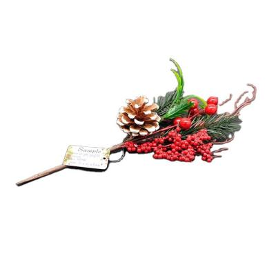 China Fashional Vivid Extraordinary Flowers Delivered Decorations Wreath Red Holly Pulp Decorations for sale