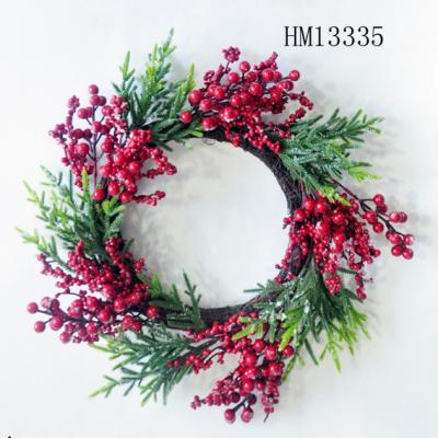 China 2021Hot Sale Eco Friendly Christmas Braids Christmas Trees Decorated With Artificial Red Fruit Holly Leaves for sale