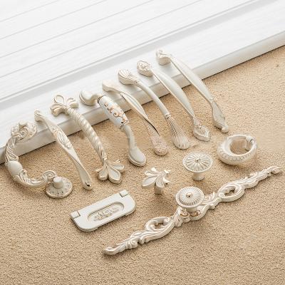 China New Arrivals Contemporary Classic Furniture Hardware Varnish Furniture Hardware Drawer Dresser Wardrobe Handle Cupboard Pull for sale