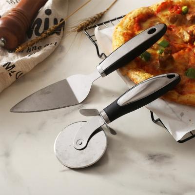 China Viable Oven Tools Pizza Cutter With TPR Handle Home Stainless Steel Pizza Wheel Roller Cutter Cake Knives Spatula for sale