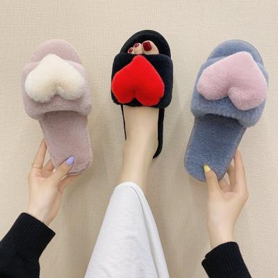 China Love Thermal Beautiful Women's Slippers Flat Bottom Home Warm Winter Indoor Slippers New for sale