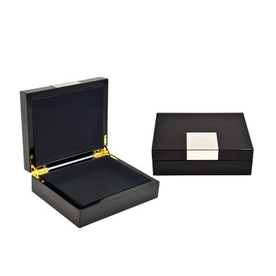 China Handmade Package Box With OEM Ebony Wood Rectangular Metal Plate Box Wholesale Vintage Rectangular Box OEM 15-20 Days Brand Wood Velvet WLJ-0316 for sale