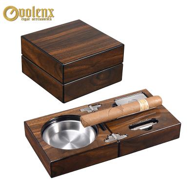 China Hot Selling Color Walnut Cigars Ashtray Portable Cigar Ashtray With Cutter For Gifts for sale