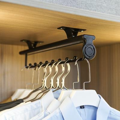 China 2021design-lite single top mounted retractable hangers for storage for sale