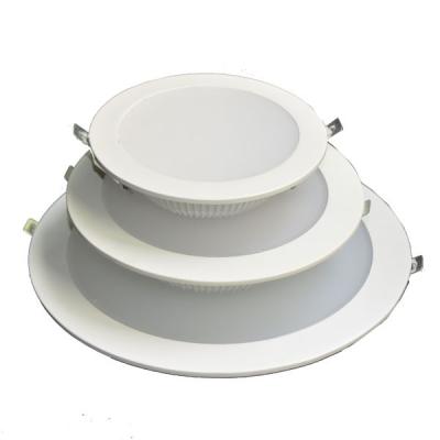 China Dimmable conduziu o retrofit Recessed Downlight que escurece a luz de teto à venda