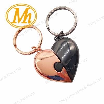 China Custom 2D /3D Metal Enamel Lapel Heart Shaped Wood Souvenir Europe Factory Pin Gold Customize Love for sale