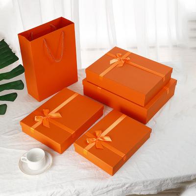 China Recycled Materials Wholesale Price Box Gift Box Greeting Card Luxury Current Private Label Customized Large Gift Boxes for sale