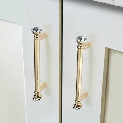 China 2022 Modern New Design Gold Diamond Luxury Kitchen Bling Drawer Bathroom Furniture Door China Cabinet Knob Crystal Handle for sale