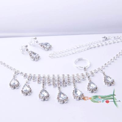 China 2023 FASHIONABLE hot selling bridal wedding accessories boutique set water drop necklace earrings 4 piece set for sale