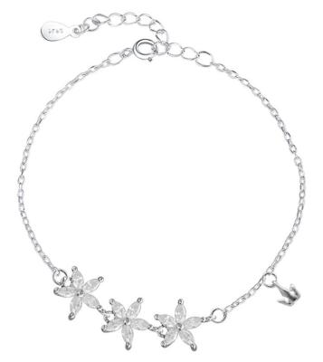 China Inserción micro de la pulsera de plata de la flor del diamante artificial 925 del temperamento para las mujeres en venta