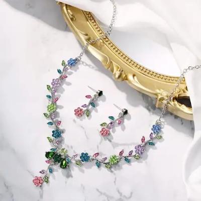 China Leaf Cluster Flower Crystal Silver 925 Jewelry Set Women'S Wedding Pendant And Earring Set for sale