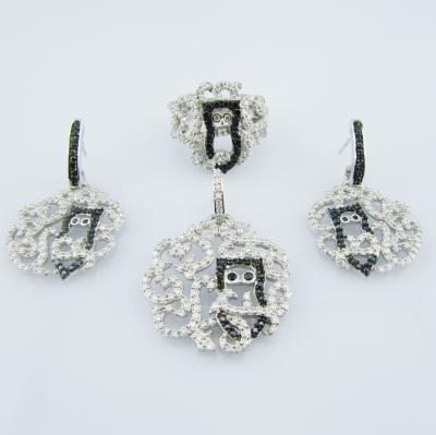 China Elegant Rhodium Plated 925 Silver Jewelry Set Classic Design Bezel Setting Stud Earrings for sale