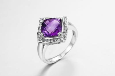 中国 AAA 925 Silver Gemstone Rings With Amethyst Stone 4.1g 販売のため