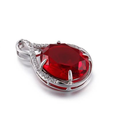 中国 2.21g 925 Silver Gemstone Pendant Prada Pearl Necklace With Ruby Pendant 販売のため