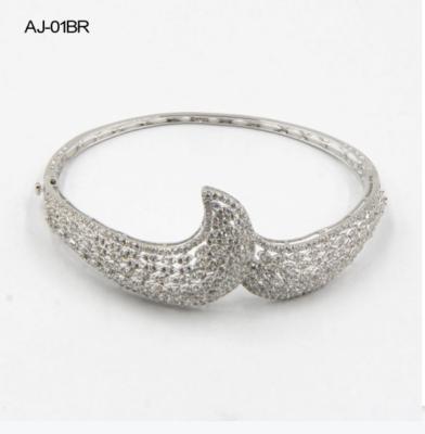 중국 까르띠에 Corner Crown 925 Sterling Silver Bangle Bracelets 10.97g 8 Inch 판매용