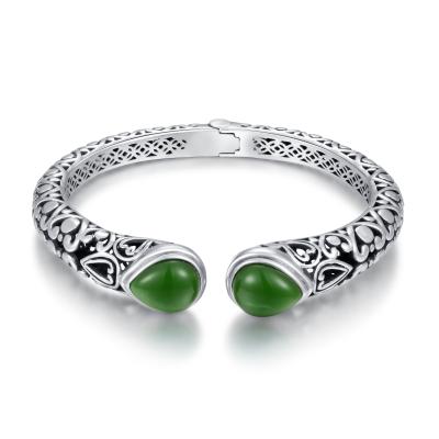 Cina La perla di Sterling Silver Bangles 10x12mm dei cristalli 925 delle pietre modella la giada verde in vendita