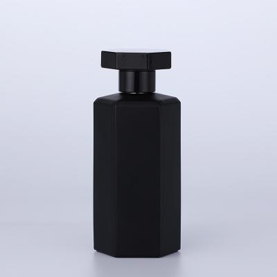 China Wholesale Explosive Black Roman Hexagon Warrior 100ml Eco-friendly Recyclable Bayonet Maker Glass Empty Perfume Bottle for sale