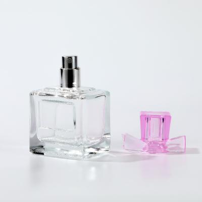 China New Luxury Empty Cosmetic Spray 30ml Mini Refillable Perfume Bottle Flat Square Perfume Bottle for sale