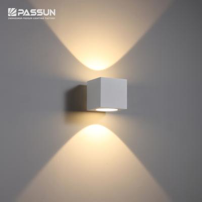 China Modern Outdoor Lighting IP65 Aluminum Waterproof Decoration Through Surface Mounted Led Decorative Wall Light for sale