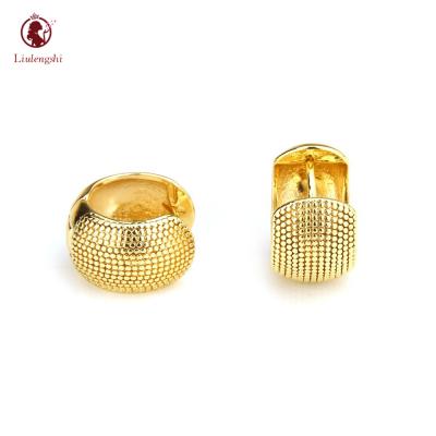 China CLASSIC 18K Gold Plated Handmade Wide Circle Hoop Earrings High Polished Gold Beaded Huggie Earrings For Ladies for sale